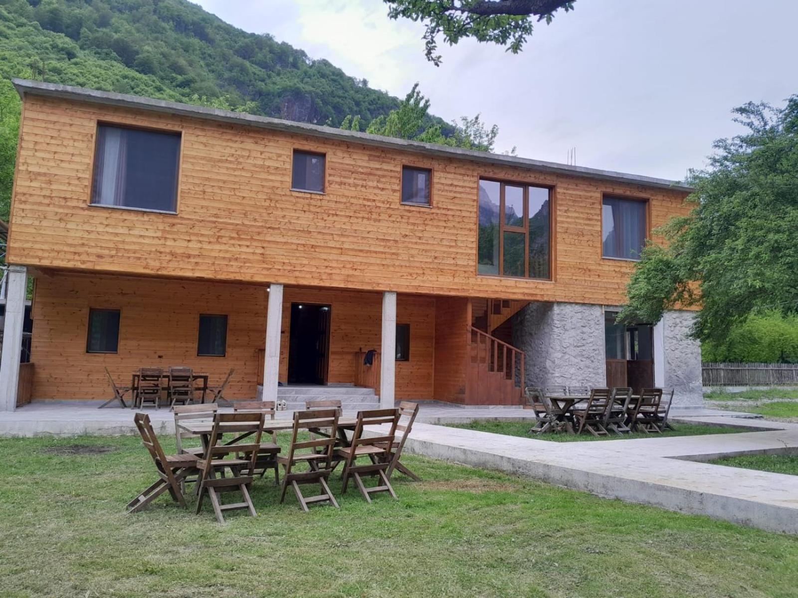 Xhovani Zelna Nderlysaj Exterior photo